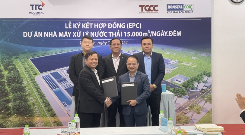 Signing contract for the centralized textile and dyeing WWTP in Industrial park with "experienced" Economic Group - Thanh Thanh Cong (NO.69)