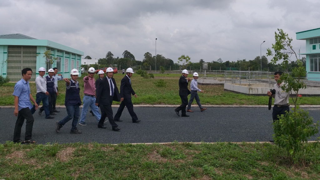 Công ty Koastal Eco Group hướng dẫn khách tham quan Nhà máy xử lý nước thải